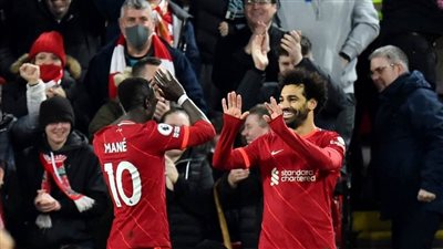 في مقارنة بين الأفضل والأسرع.. ماني يدلي برأيه حول صلاح