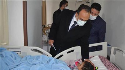 نائب محافظ المنيا يتابع العمل بمستشفيات مركزي سمالوط وملوي