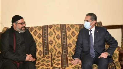 محافظ الغربية يهنئ الأقباط بعيد الميلاد المجيد.. ويتابع أعمال قافلة طبية بزفتى