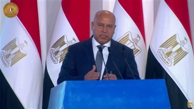 كامل الوزير يكشف آخر التطويرات والتجديدات في ورش السكة الحديد