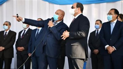 أمام الرئيس السيسي .. كامل الوزير يستعرض محاور النيل الجاري تنفيذها