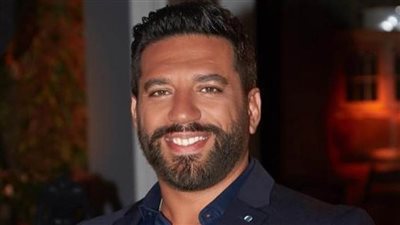 حسن الرداد يتغلب على أحزانه بالعودة للنشاط الفني