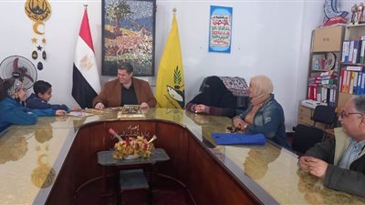 بحث خطة عمل المدارس المتميزة للغات ولقاء أولياء أمور ذوى الاحتياجات الخاصة  