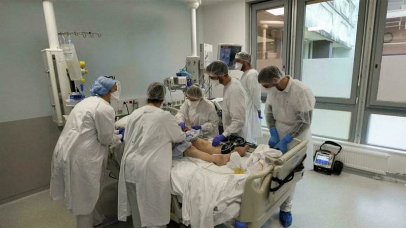 فرنسا تتخطى للمرة