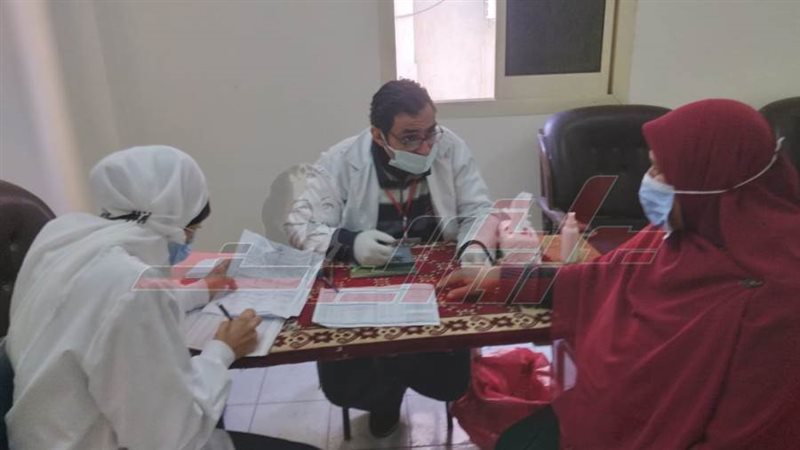 الكشف علي المواطنين