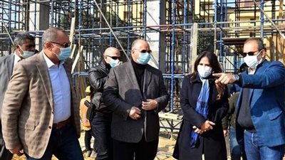  محافظ القاهرة ومساعد أول رئيس الوزراء يتفقدان أعمال تطوير حدائق الفسطاط وساحة جامع عمرو بن العاص