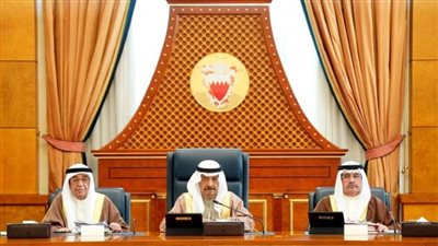 مجلس الوزراء البحريني يدين إطلاق ميليشيا الحوثي مقذوفات تجاه مدينتي نجران وجازان بالسعودية