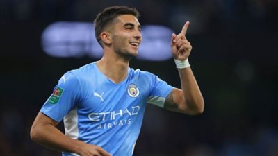 فيران توريس يجتاز الفحص الطبي تمهيدًا لانتقاله إلى برشلونة