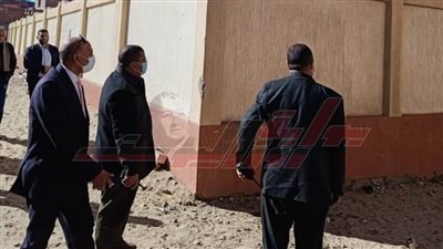 رئيس مدينة بلطيم يتفقد أعمال توسعة مدرسة البنائين 
