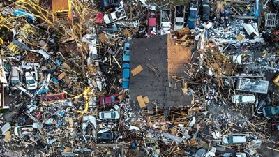 ارتفاع قتلى أعاصير ولاية كنتاكي الأمريكية إلى 77