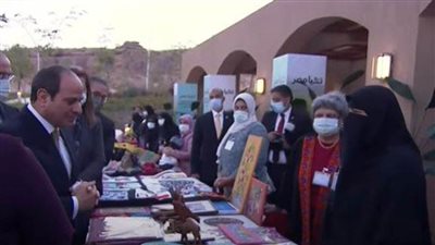 السيسي يؤكد خلال تفقده معرض الحرف التراثية بأسوان على إحياء الصناعات التراثية وتطويرها