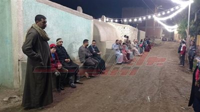 توافد أهالي