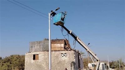 خلال 15 يوما.. رفع 572  طن مخلفات وتركيب وصيانة 150 كشاف إنارة بالمنيا