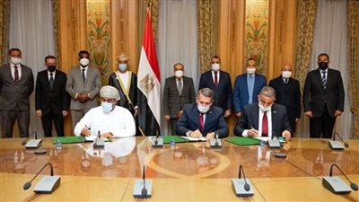 وزير الدولة للإنتاج الحربي يشهد توقيع بروتوكول تعاون في مجال إقامة وتشغيل المواقف الذكية