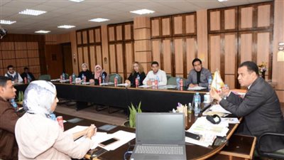 نائب رئيس جامعة أسيوط يترأس الاجتماع الأول مع أعضاء اللجنة العليا لاتحاد طلاب الجامعة