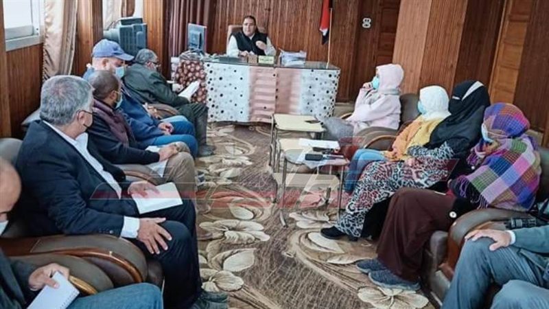 خلال الاجتماع