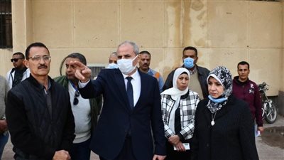 رئيس جامعة القناة يتفقد أعمال الحفر لمبنى القاعات الدراسية الجديد 