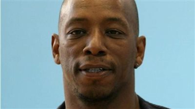 لاعب أرسنال السابق يعلق على تصرفات رابطة الأندية الأوروبية حول بطولة إفريقيا