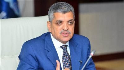 رئيس هيئة قناة السويس يصدر قرارات لتشكيل مجلس إدارة الهيئة الجديد