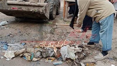  رفع المخلفات أولًا بأول من شوارع برج البرلس في كفر الشيخ