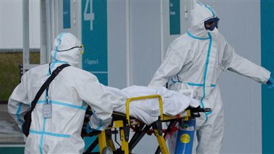 استمرار ارتفاع أعداد الإصابات والوفيات اليومية بسبب كورونا في أنحاء العالم 