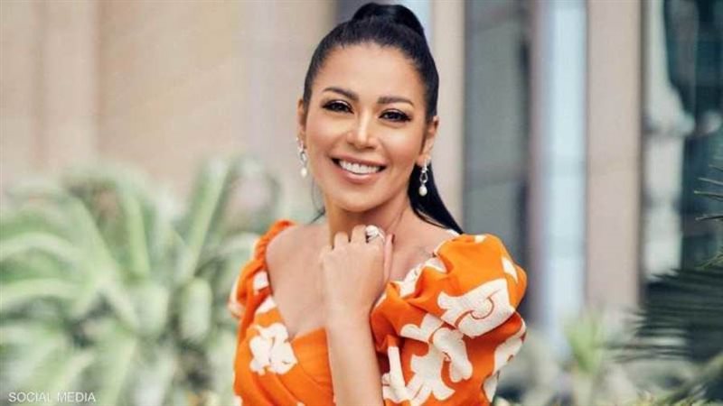 الفنانة لقاء الخميسي