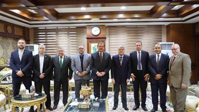 محافظ المنيا يستقبل وفد النقابة العامة للمهندسين لبحث التعاون المشترك في عدد من المشروعات