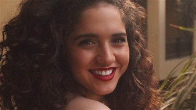 رنا رئيس: 2021 عوض ربنا لي.. فقدت والدي وجدي في بدايتها