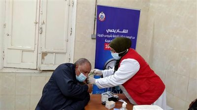 وكيل صحة الشرقية يتفقد تطعيم المواطنين بالجرعة الثالثة التنشيطية بههيا