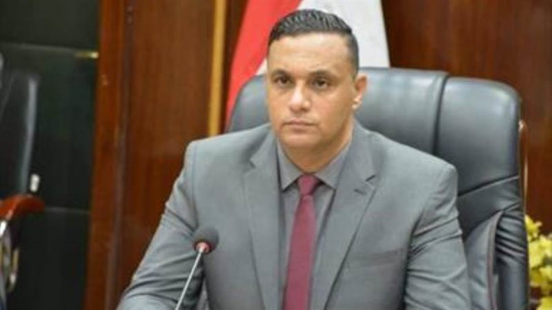 الدكتور أيمن مختار