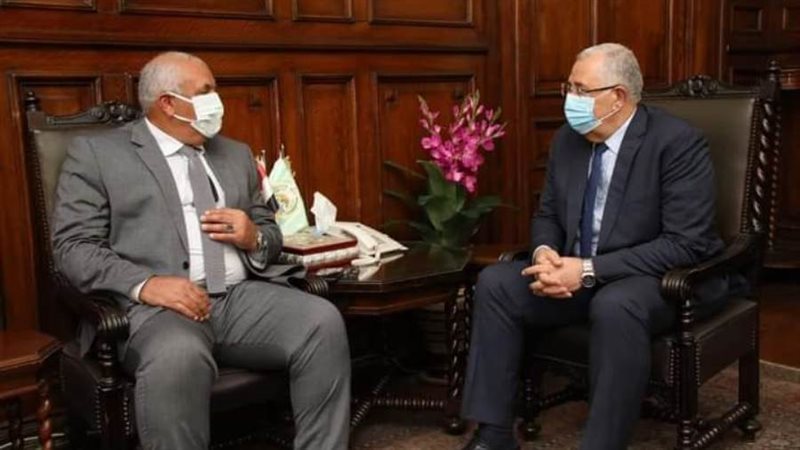 وزير الزراعة ومحافظ