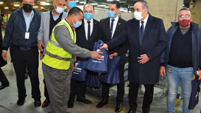 وزير الطيران خلال