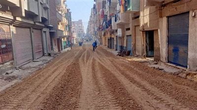 استمرار عملية رصف ورفع كفاءة طرق حي ثاني الإسماعيلية