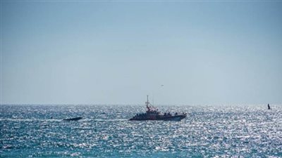 انتشال 3 جثث وإنقاذ 16 مهاجرًا مغربيًا قبالة إسبانيا