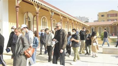 مدير بجامعة السوربون: قناة السويس هدفا لاطلاع الدارسين على استراتيجيات النقل البحري