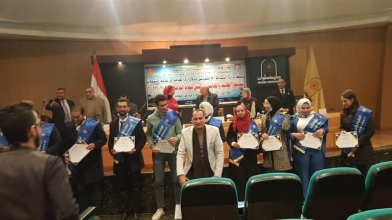 المتوجون طلاب مثاليون