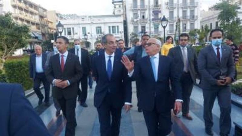 وزير الاتصالات ومحافظ