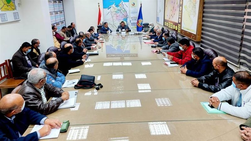 محافظ البحيرة يعقد