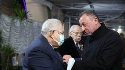 الخطيب ووزراء وفنانون وأعضاء مجلس النواب والشيوخ فى عزاء ابنة نقيب المحامين