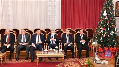 وفد من المجلس الأعلى للقضاء يهنئ البابا تواضروس بعيد الميلاد المجيد