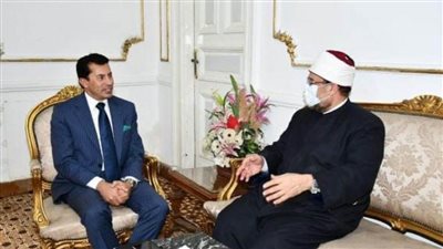 وزير الأوقاف: تكثيف التواصل مع الشباب أهم أولوياتنا في 2022