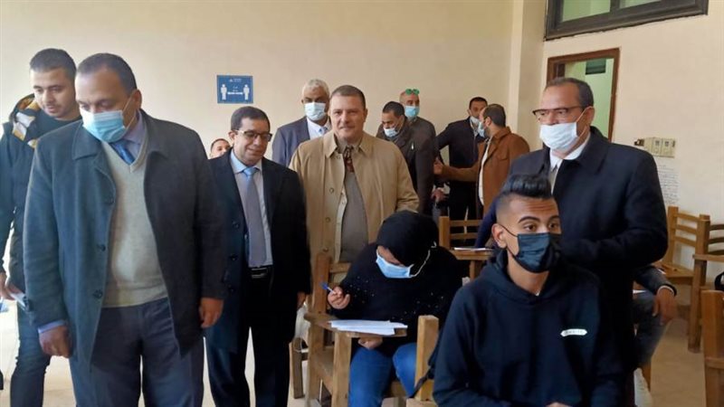 الامتحانات بكلية