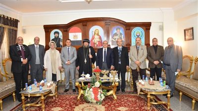  رئيس جامعة أسيوط يهنئ الإخوة الأقباط بعيد الميلاد
