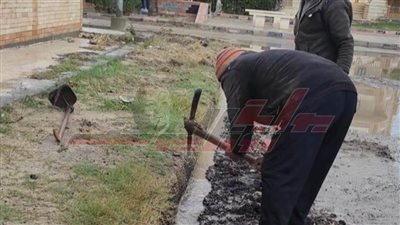 صيانة خطوط مياه الشرب والصرف الصحي بمصيف بلطيم