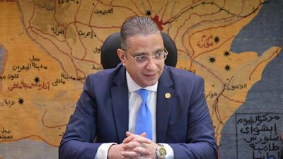 محافظ الفيوم يهنئ الإخوة الأقباط بعيد الميلاد المجيد