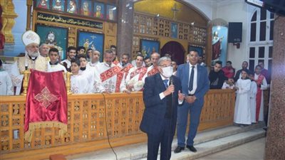 محافظ المنيا يقدم التهنئة للأقباط بمناسبة عيد الميلاد المجيد في المطرانيات والكنائس