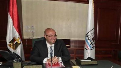 محافظ بني سويف يشارك الأيتام فرحتهم بعيد الميلاد المجيد