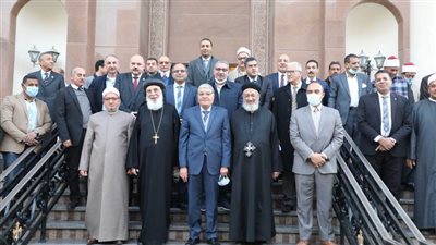 محافظ المنيا يقدم تهنئة عيد الميلاد المجيد في مطرانيات وكنائس 4 مراكز