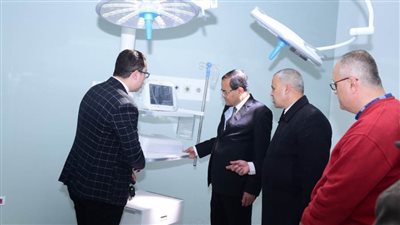 وصول وتركيب 13 جهازًا جديدًا ومفرمة للنفايات بالمستشفى الجامعي    