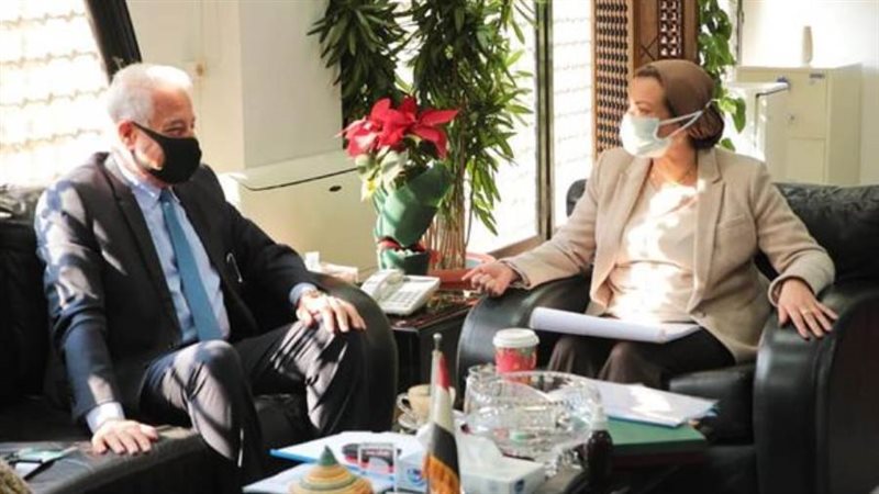 وزيرة البيئة ومحافظ